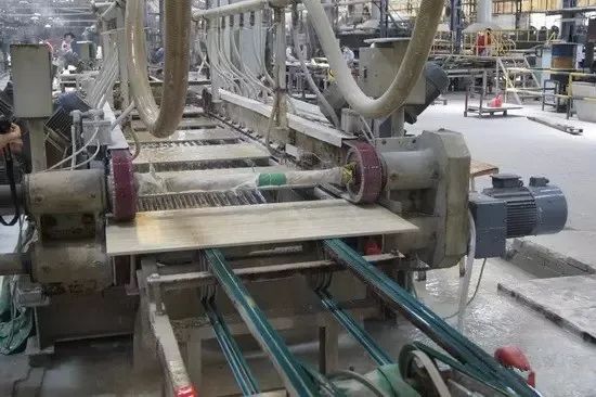 陶瓷廠異味大、被投訴，潔匠現場抽取廢氣做檢測、研制有效除臭劑！