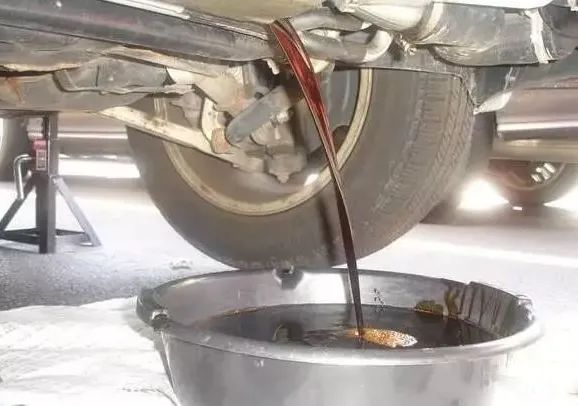 潔匠凈化·的凈工業(yè)除臭劑_廢機油處理難度大，擺脫“惡臭異味”又有什么方向？